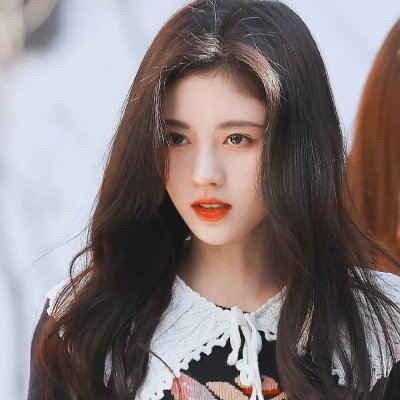 只在那里发光